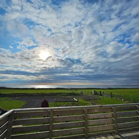 Tarn Bay Retreat- Sea- Fells- Beach- Views-farm