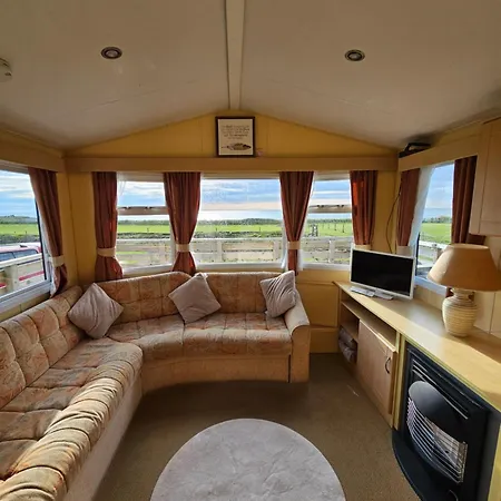 Дом отдыха Tarn Bay Retreat- Sea- Fells- Beach- Views-farm