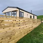 Tarn Bay Retreat- Sea- Fells- Beach- Views-farm Millom