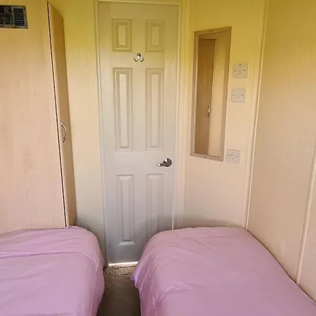 Tarn Bay Retreat- Sea- Fells- Beach- Views-farm *