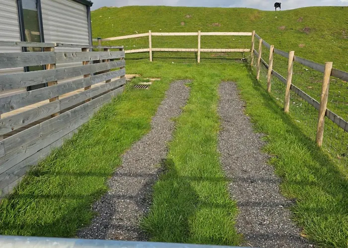 Tarn Bay Retreat- Sea- Fells- Beach- Views-farm *